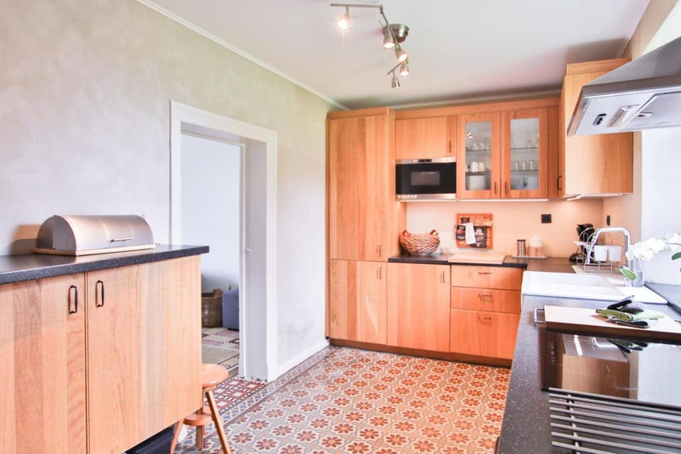 Authentique Confortable Convivial Spacieux Élégant House in Belgium