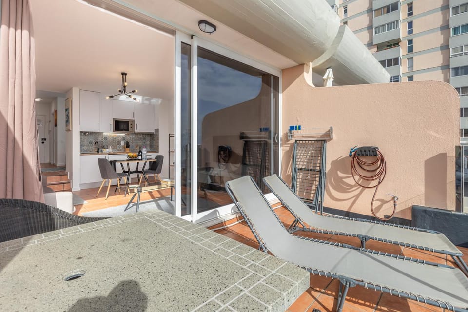 Balcony/Terrace, Food, sunbed