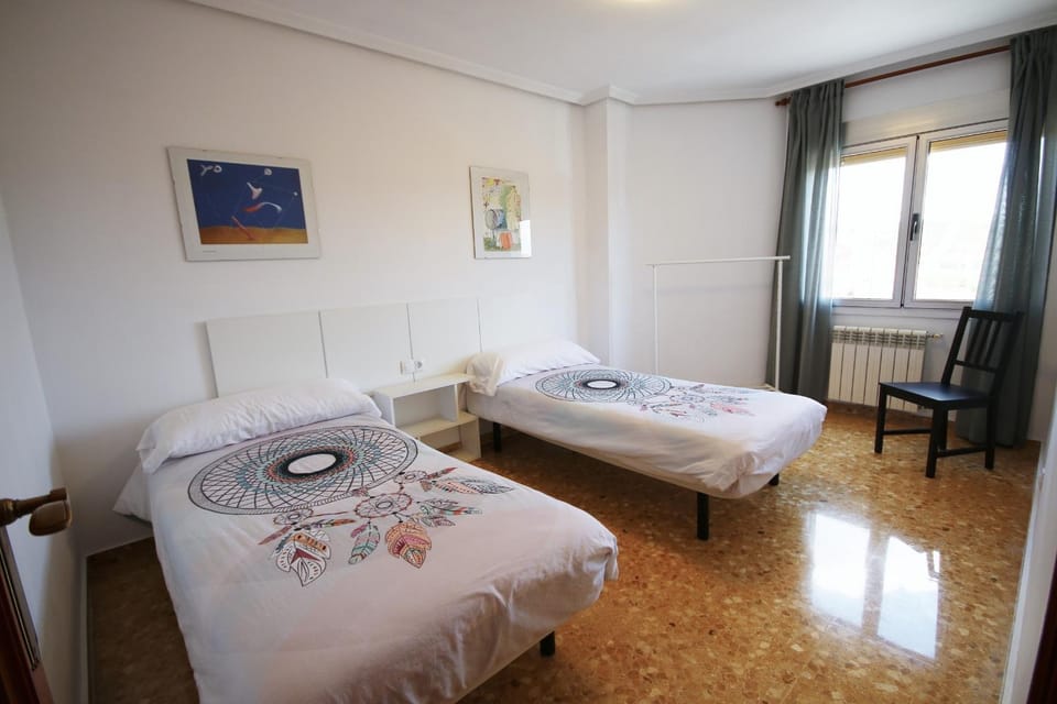 Bed, Photo of the whole room, Bedroom, internet, towels