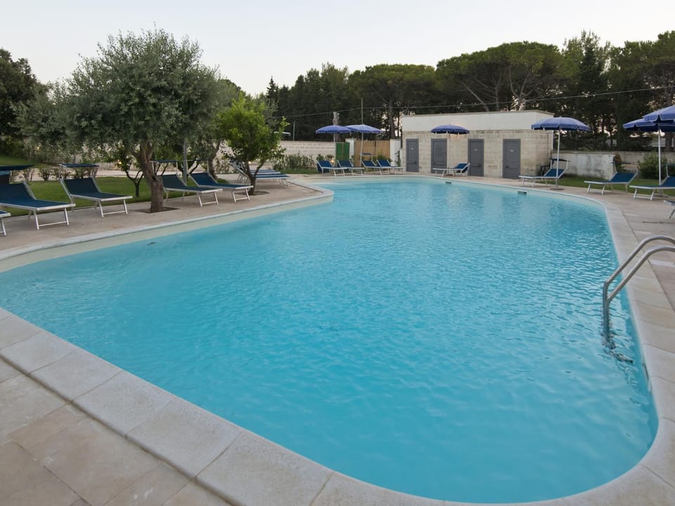 Swimming pool, Swimming pool