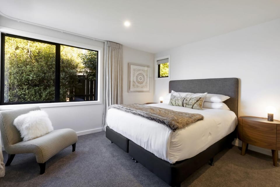 A Surprise on Sunrise - luxury with sauna and spa House in Queenstown