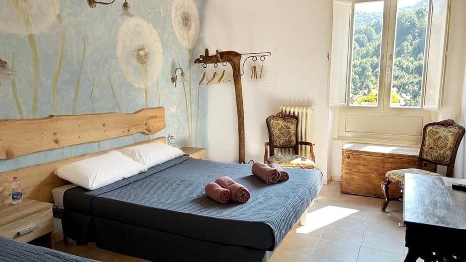 Bed, Photo of the whole room, Bedroom, internet, room service, towels