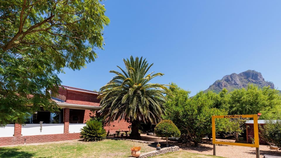 Property building, Natural landscape, Garden, View (from property/room), Mountain view