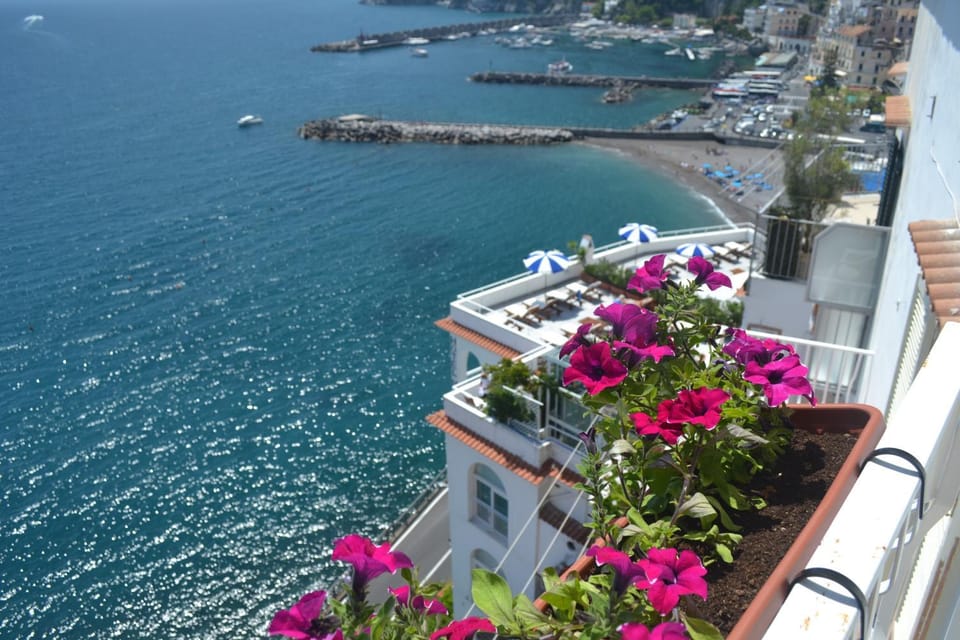 Day, Bird's eye view, Balcony/Terrace, Decorative detail, Bedroom, On site, Sea view, Area and facilities