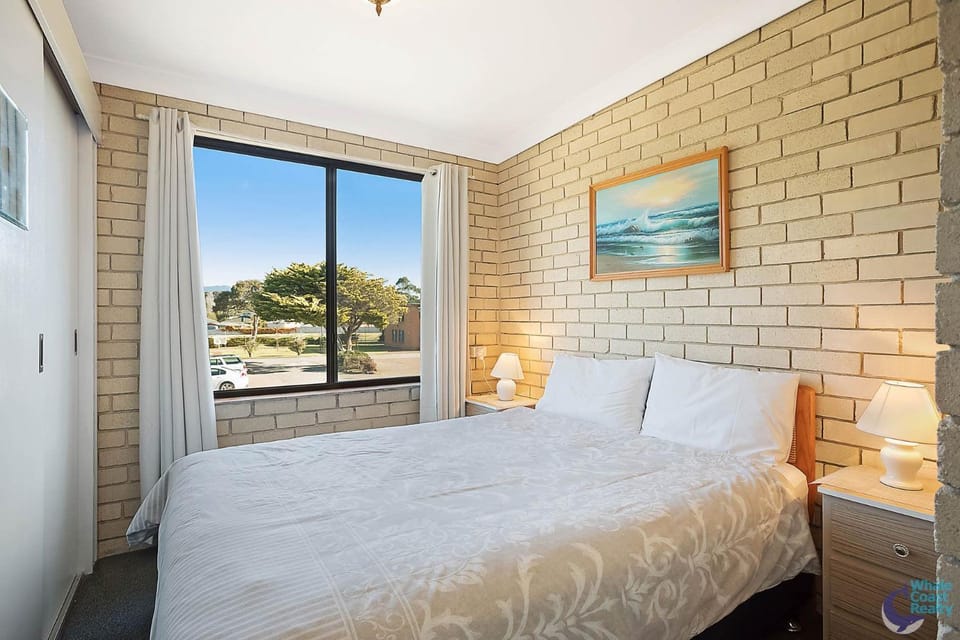 Apollo Unit 30 First Floor Apartment in Narooma