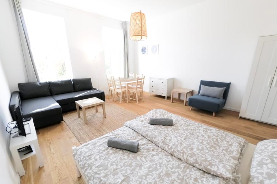 Living room, Photo of the whole room, Seating area, Dining area