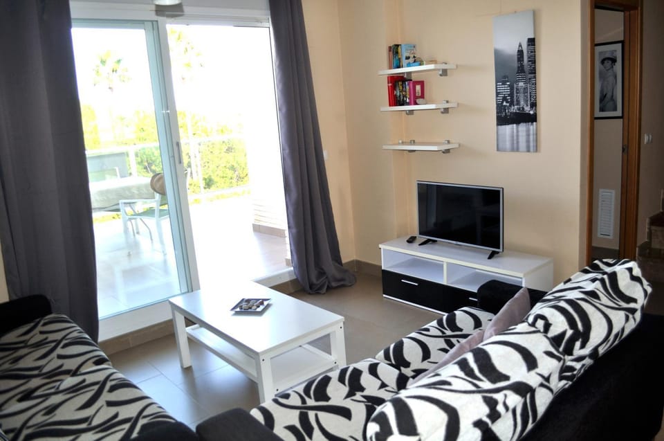 Brisas C8, ático, 3 dormitorios, playa a 100m, by Bookindenia Apartment in Marina Alta
