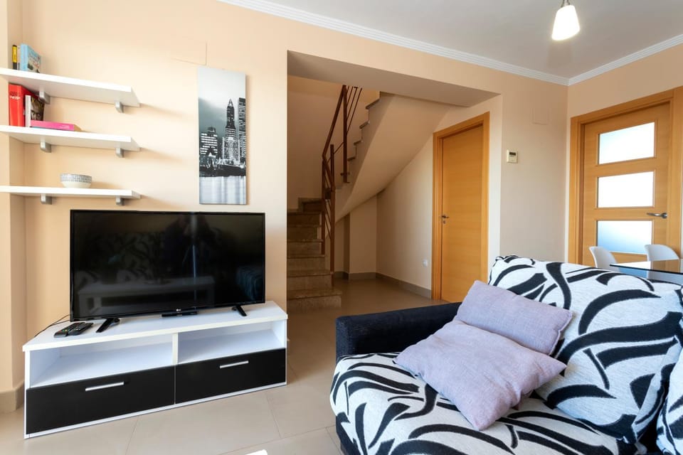 Brisas C8, ático, 3 dormitorios, playa a 100m, by Bookindenia Apartment in Marina Alta