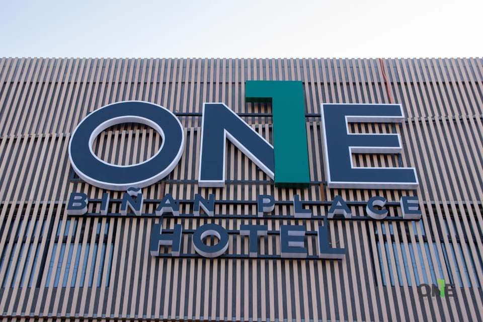 Property building, Facade/entrance, Property logo or sign