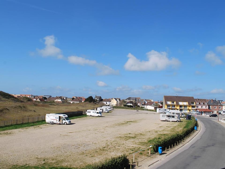 Appartement Coquet au Centre de Fort-Mahon-Plage, 10 min de la Plage - FR-1-482-69 Apartment in Fort-Mahon-Plage