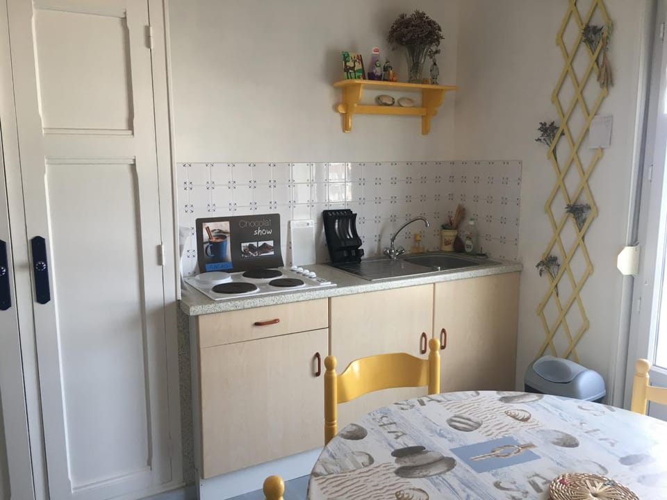 Appartement Coquet au Centre de Fort-Mahon-Plage, 10 min de la Plage - FR-1-482-69 Apartment in Fort-Mahon-Plage