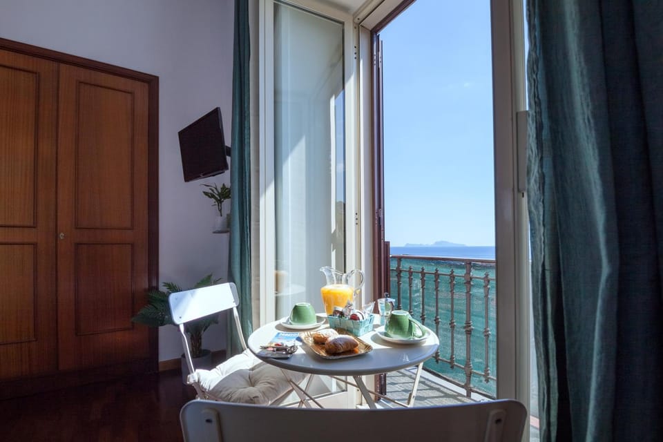 Balcony/Terrace, Food and drinks, Food, Sea view, Breakfast, Continental breakfast, Buffet breakfast