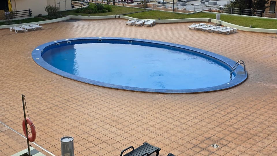 Day, Pool view, Swimming pool, sunbed