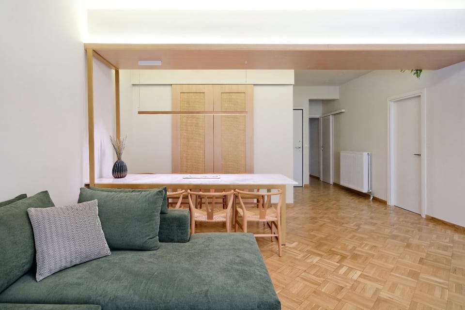 Living room, Seating area, Dining area