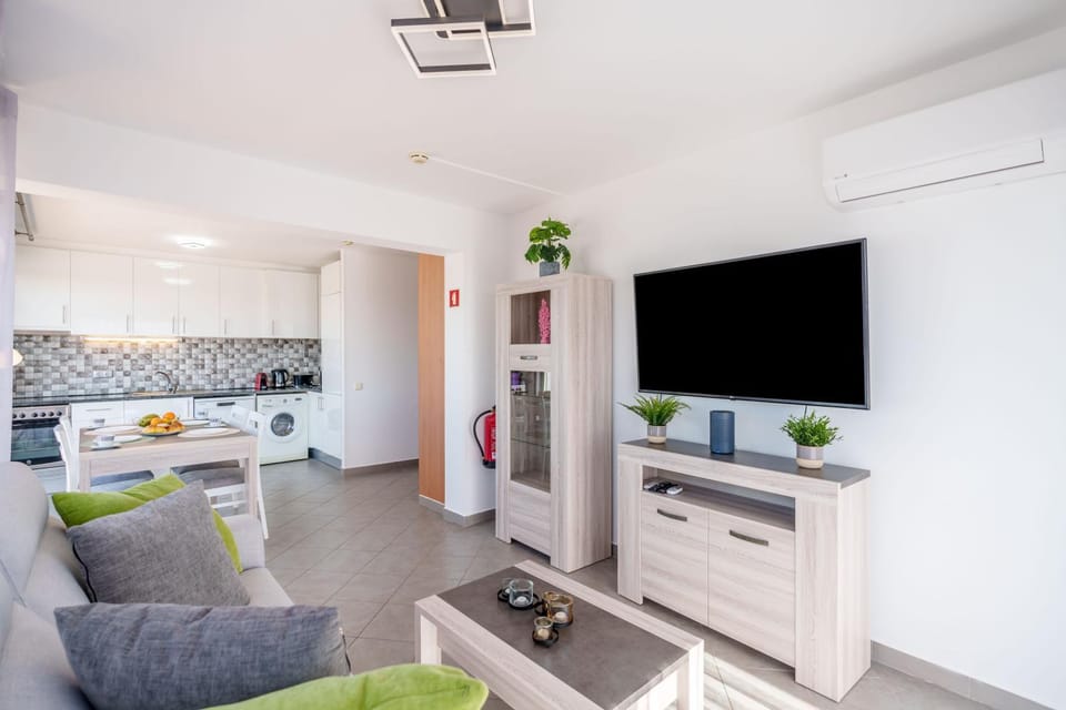 Breathtaking Coral Ocean View Apartment at OA Apartment in Portimao