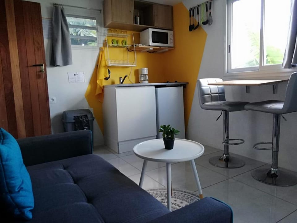 Kitchen or kitchenette, Living room, Dining area
