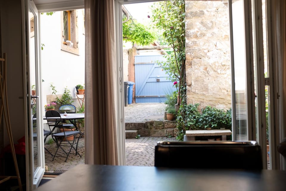 Patio, Facade/entrance