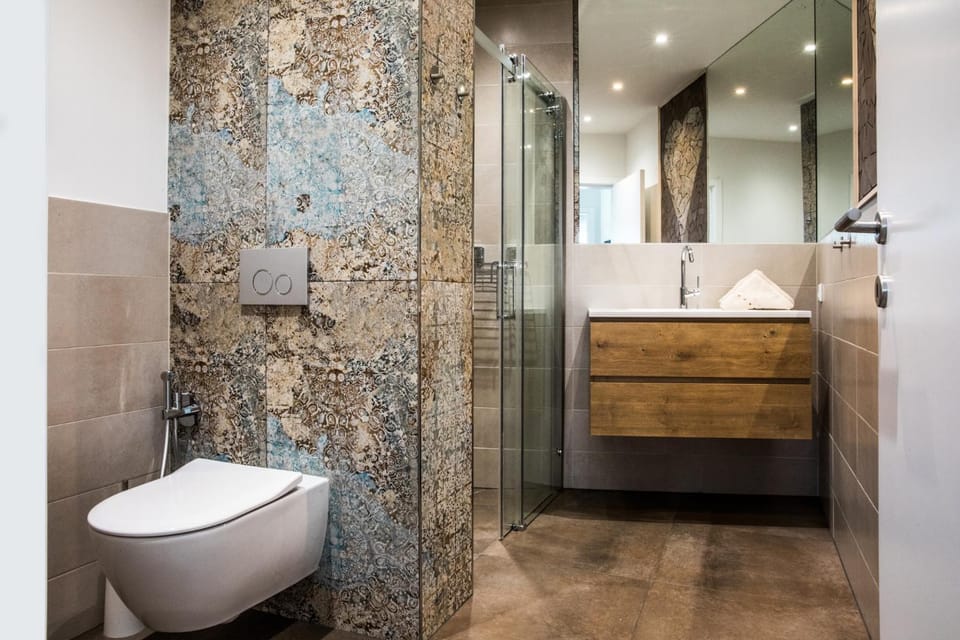 Shower, Toilet, Bathroom