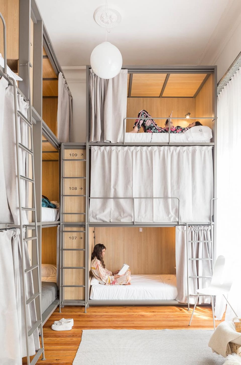 Bed, bunk bed