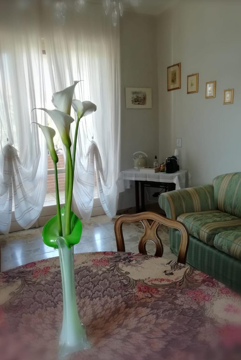 Communal lounge/ TV room