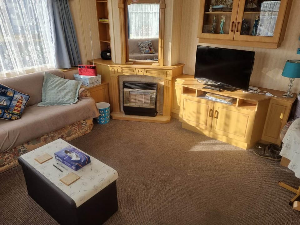 Tm8 6 BERTH 2 BEDROOM CARAVAN P Apartment in Chapel Saint Leonards
