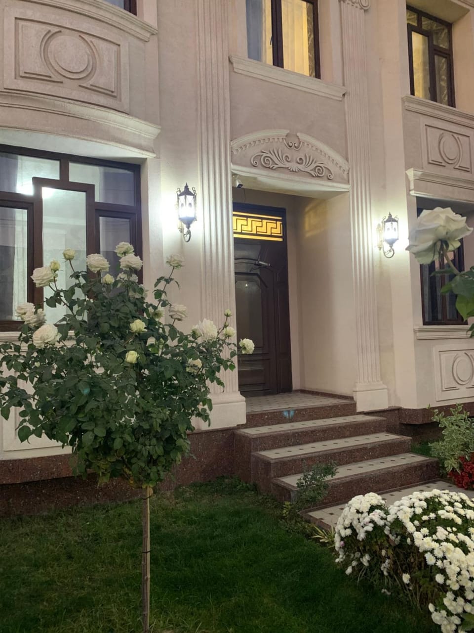 Facade/entrance