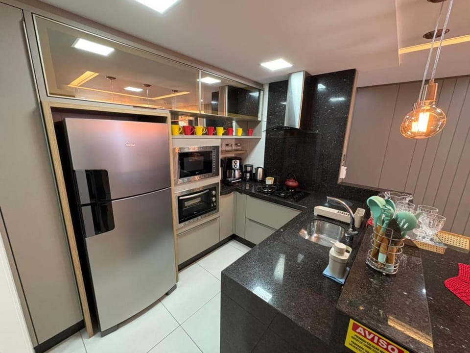 Coffee/tea facilities, Kitchen or kitchenette, heating, oven, stove, toaster, air conditioner