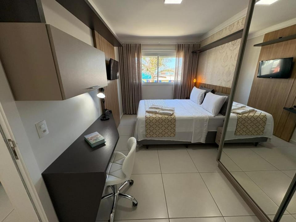 Bed, TV and multimedia, Photo of the whole room, Bedroom, Sea view, heating, towels, wardrobe, air conditioner