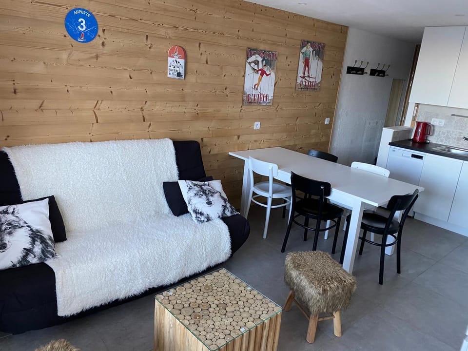 Plagne Centre - Immeuble Le Mustag - Wifi Apartment in Mâcot-la-Plagne