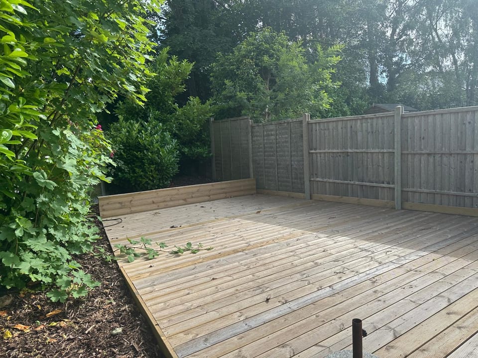 Great location newly refurbished 4 bedroom house coast Nature lodge in Poole