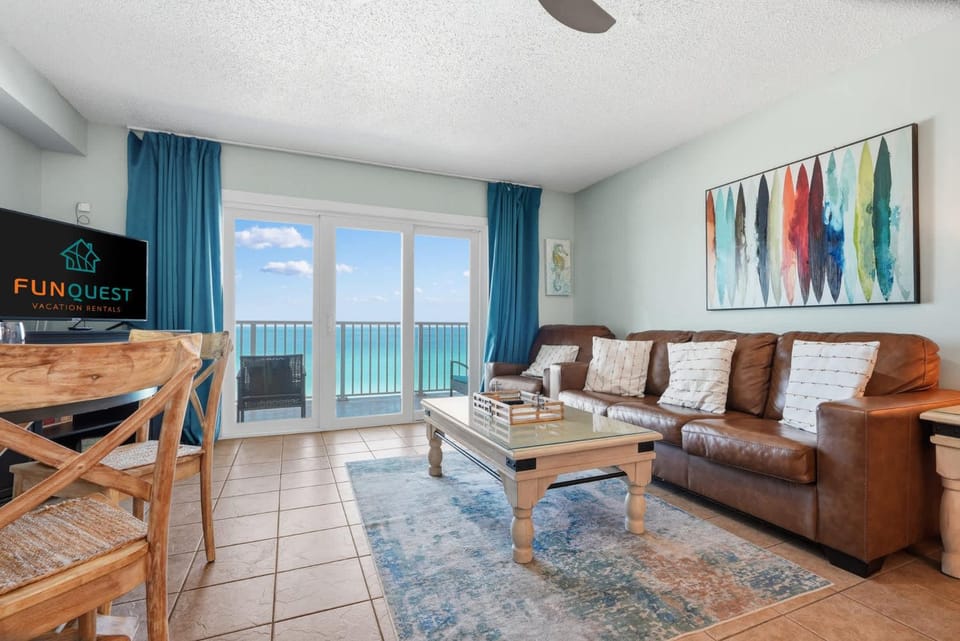 The Summit 921 House in Upper Grand Lagoon