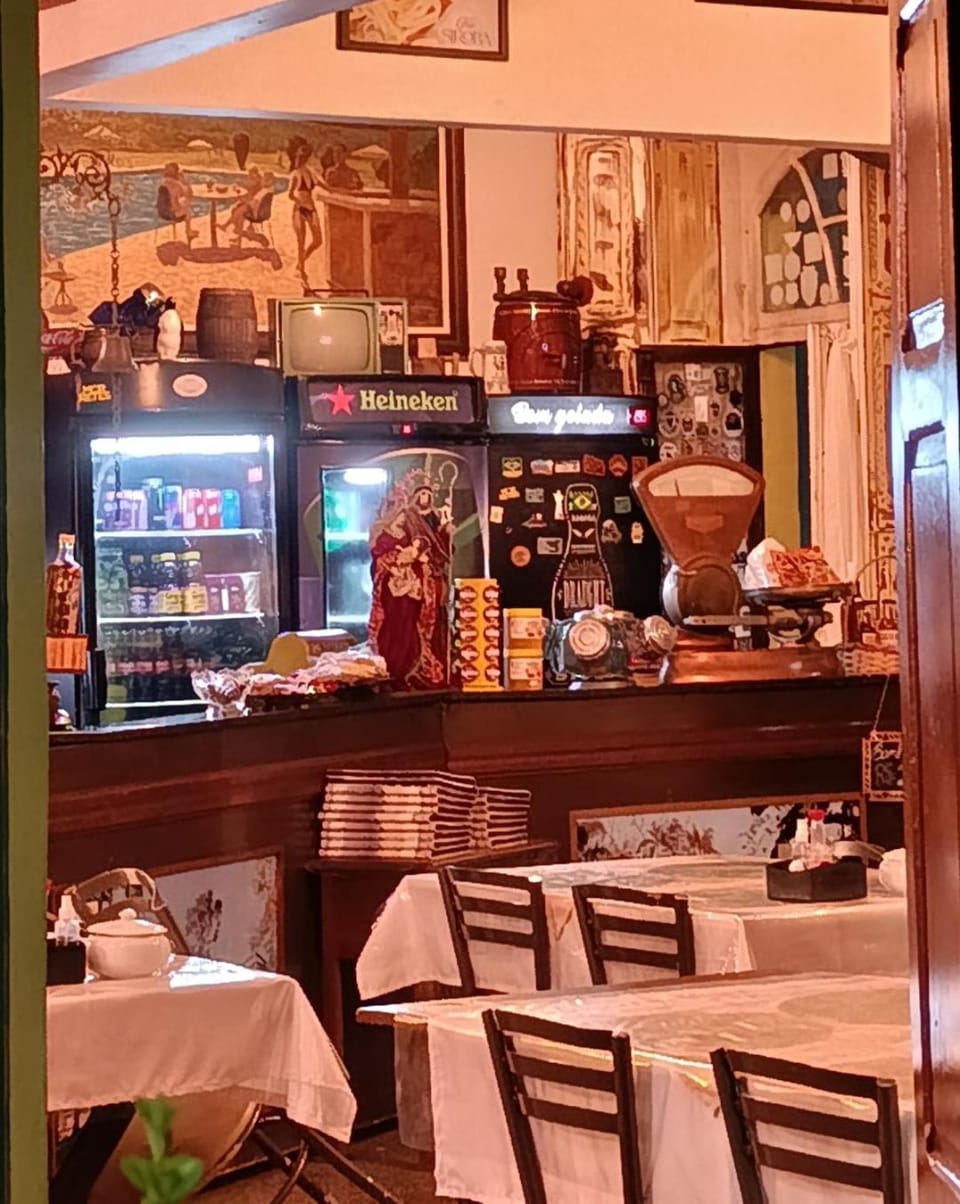 Restaurant/places to eat, Food and drinks, Drinks