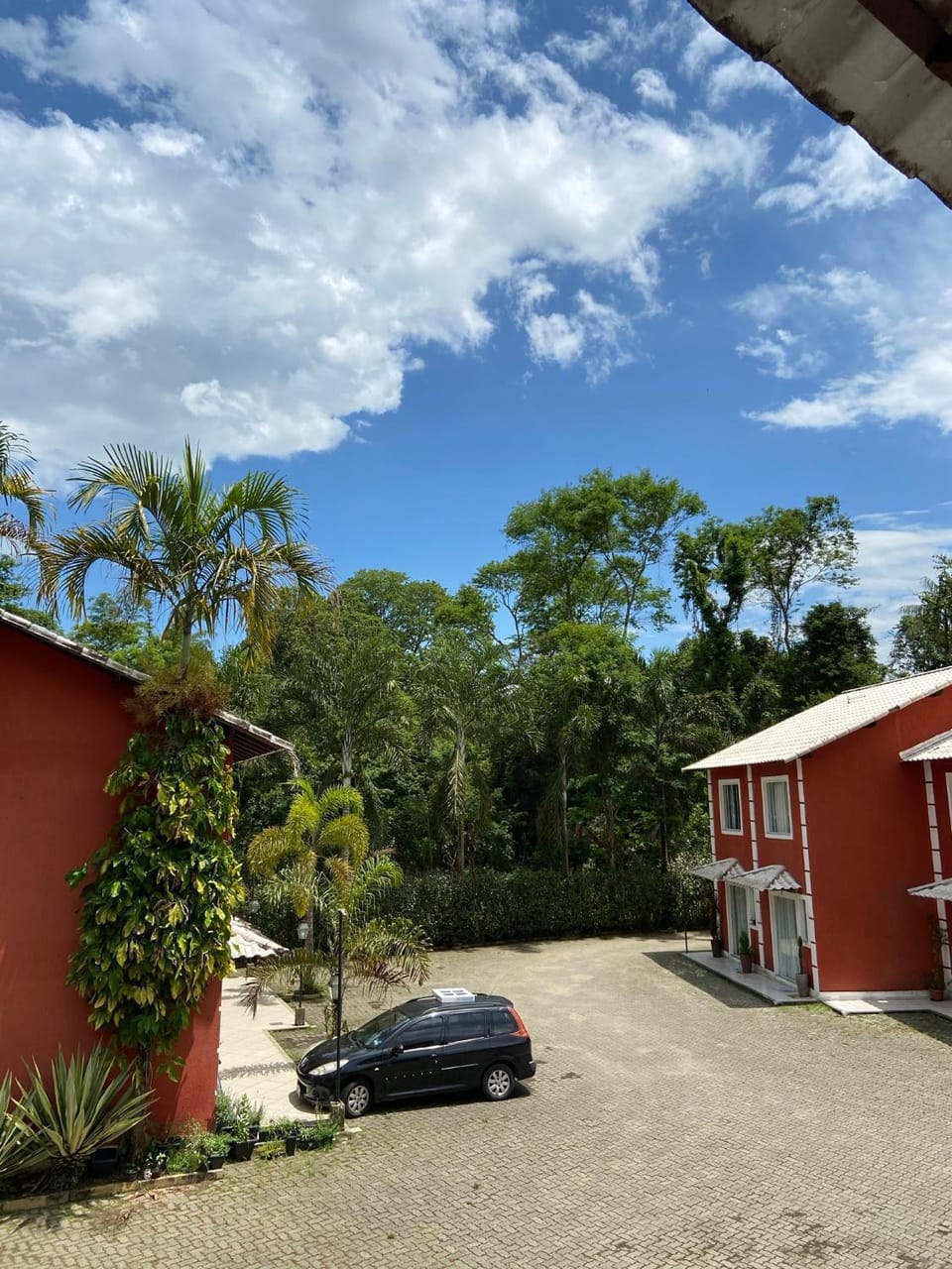 Property building, Day, Parking