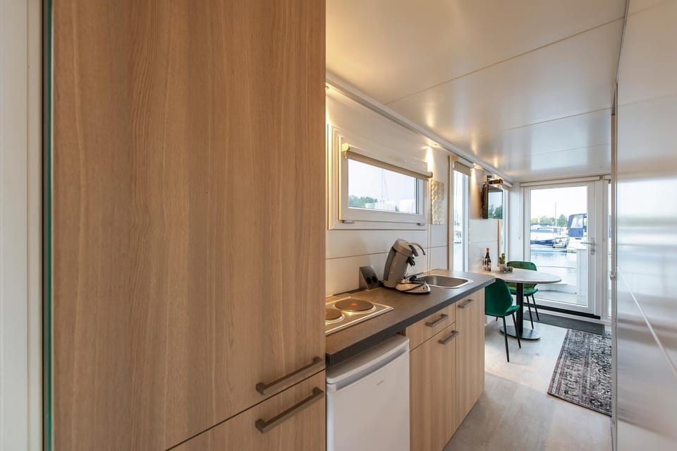 Coffee/tea facilities, Kitchen or kitchenette