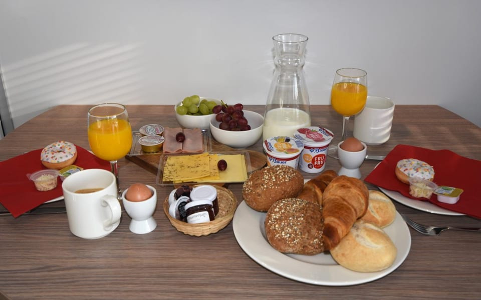 Day, Dining area, On site, Breakfast, Continental breakfast