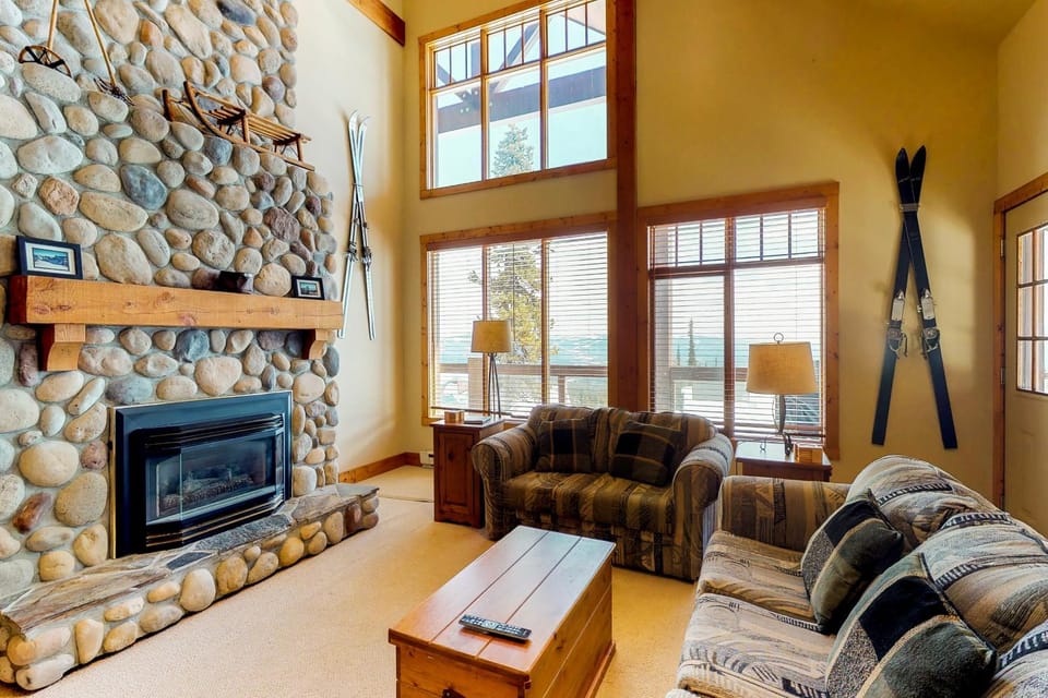 South Face B Apartment in British Columbia