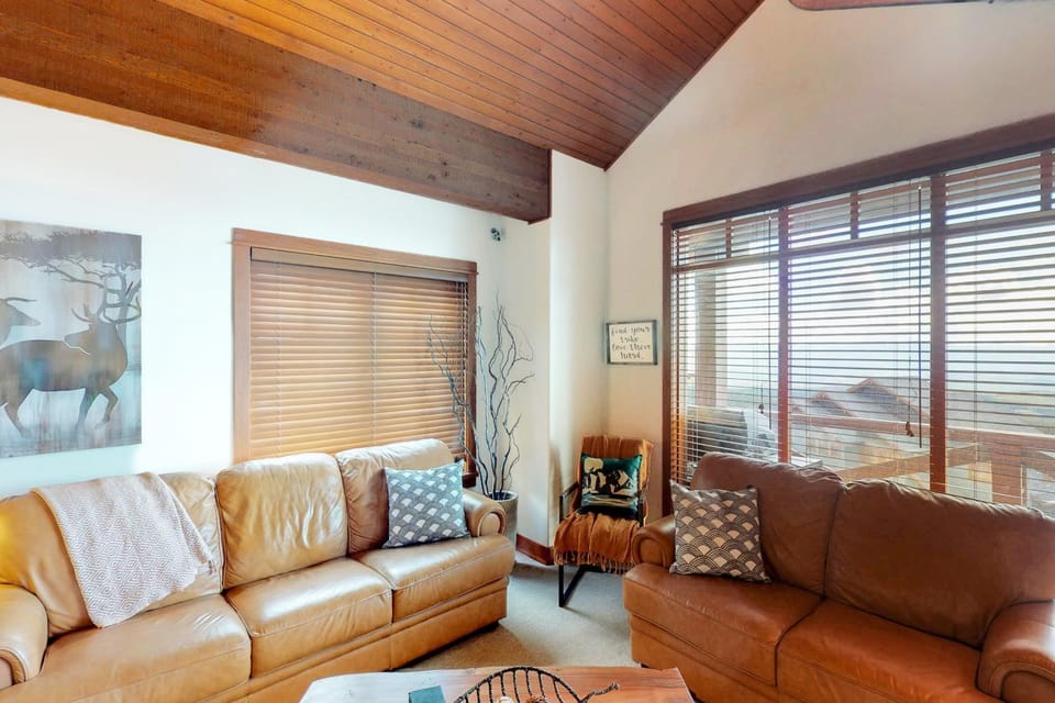 Rockridge 375 Snow Escape House in British Columbia