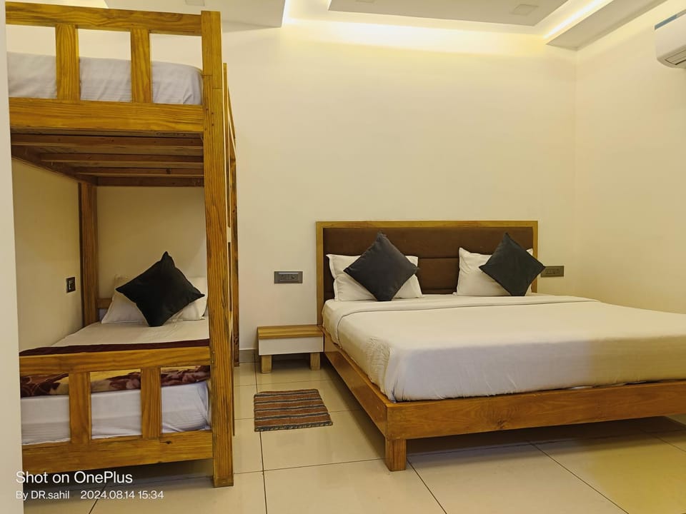 Photo of the whole room, Bedroom, bunk bed