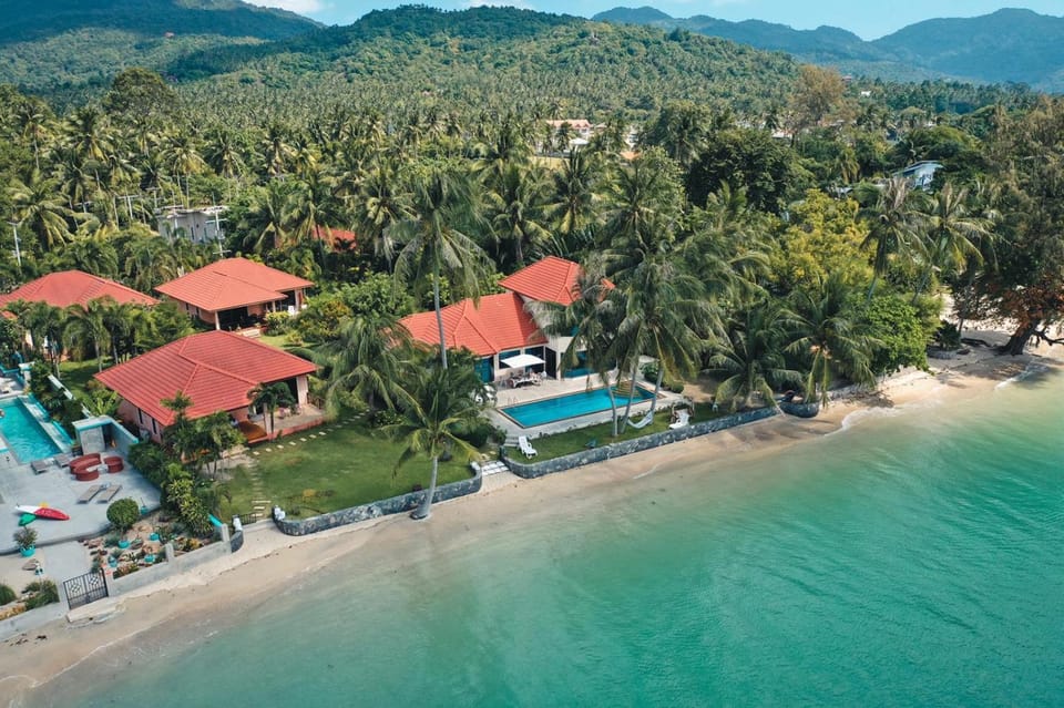 Property building, Nearby landmark, Day, Natural landscape, Bird's eye view, Beach, Pool view, Sea view, Swimming pool