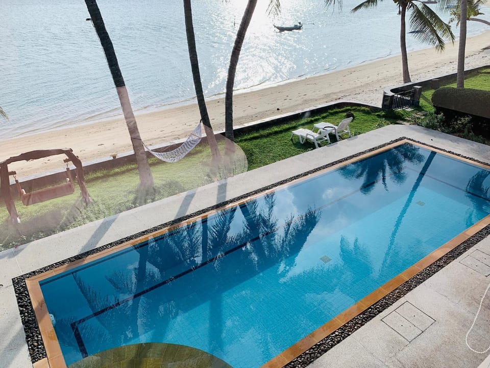 Day, Natural landscape, Beach, Pool view, Sea view, Swimming pool, sunbed