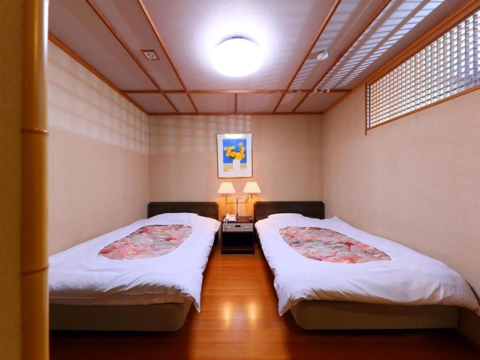 Sasakura onsen Ryuunso Ryokan in Nagano Prefecture