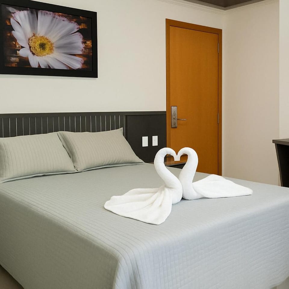 Suíte Privilegiada no Centro - Golden Dolphin Apartment in State of Goiás