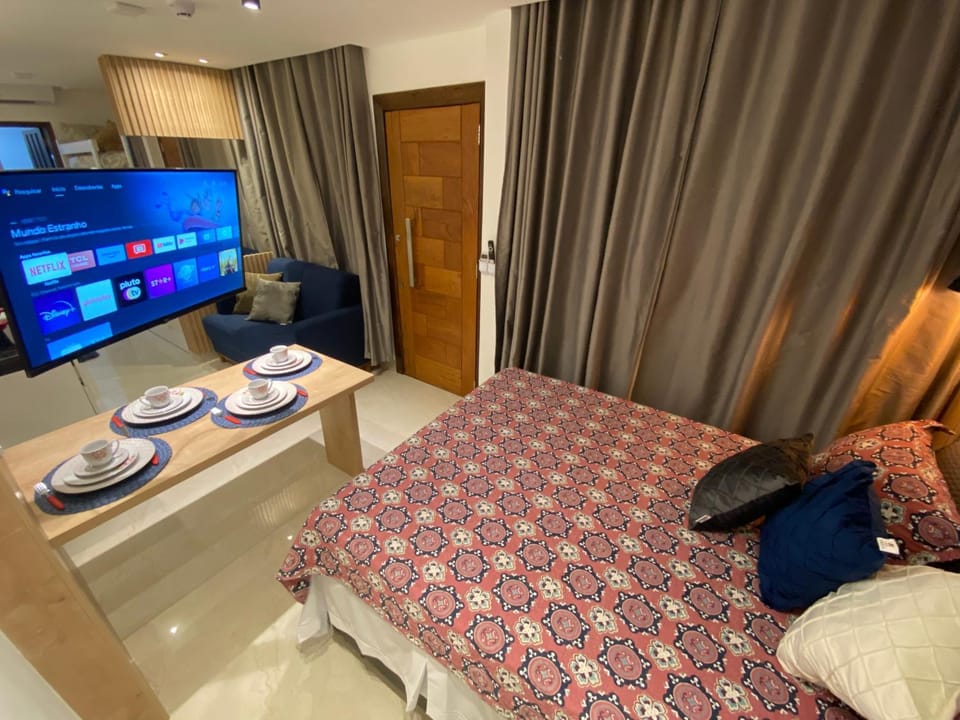 Bed, TV and multimedia, Bedroom