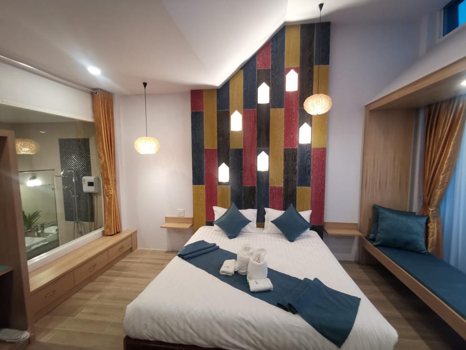 Photo of the whole room, Bedroom