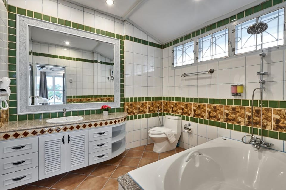 Hot Tub, Bathroom