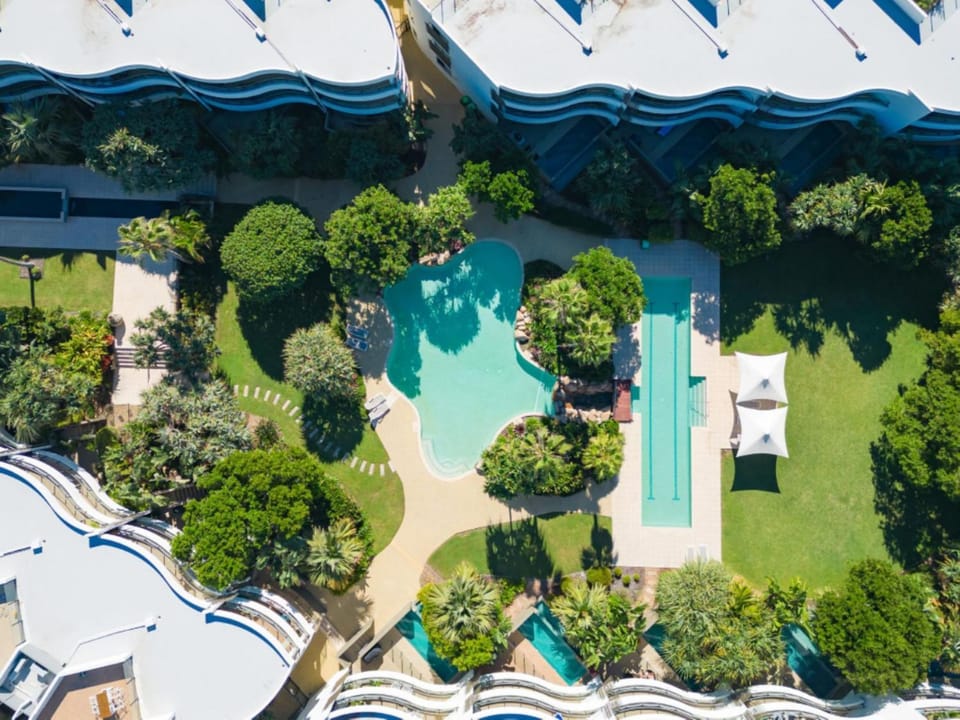 Cotton Beach 35 with Pool Views - Beachfront Complex Apartment in Tweed Heads