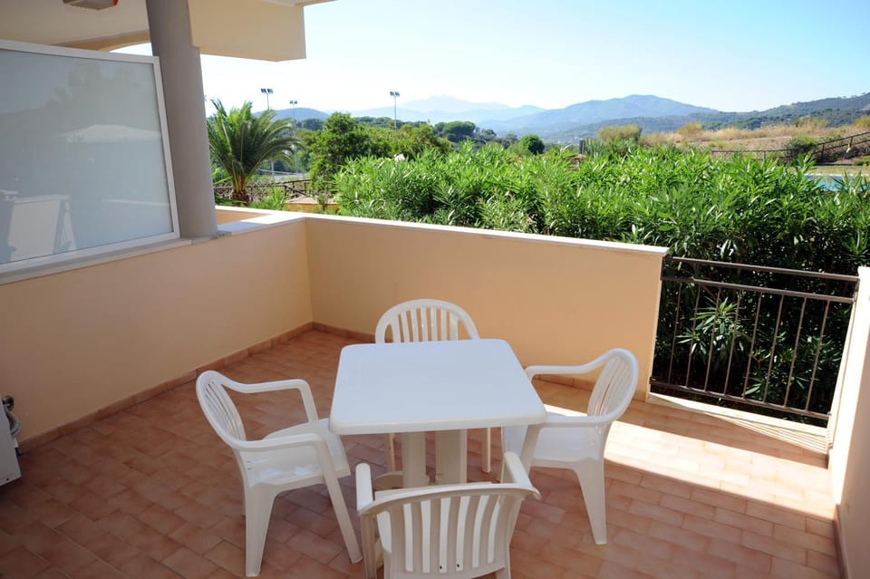 Balcony/Terrace, Mountain view
