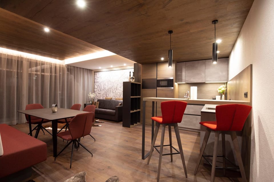 Kitchen or kitchenette, Living room, Dining area, Communal kitchen
