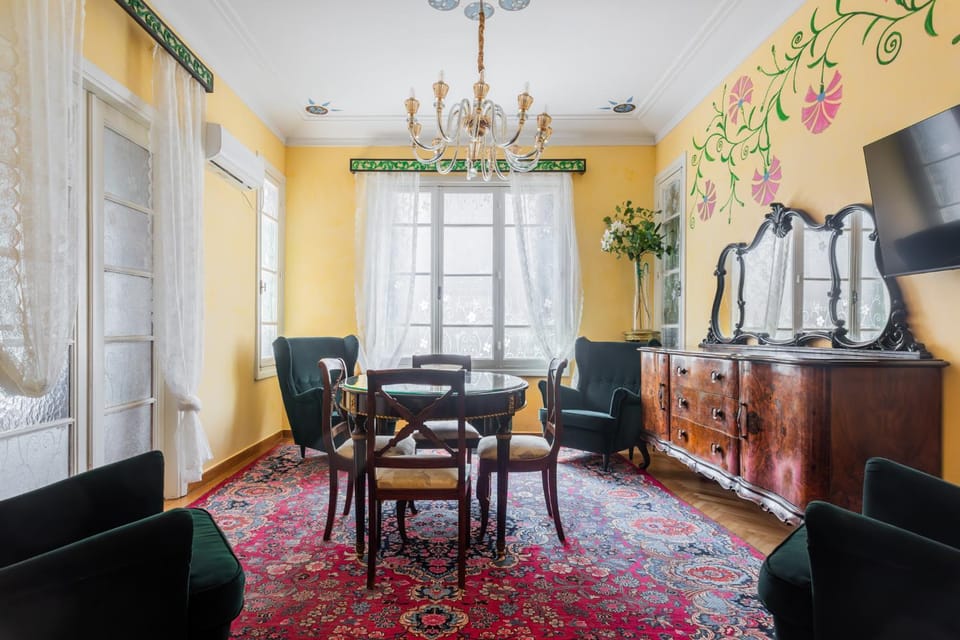 Living room, Dining area