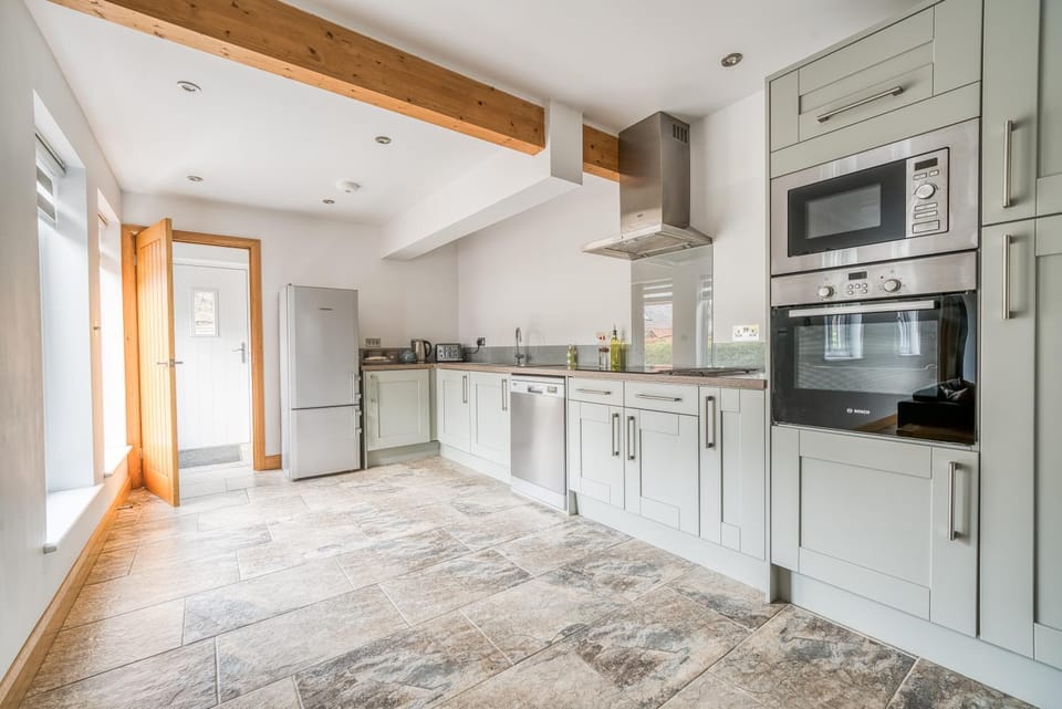 Kitchen or kitchenette, minibar, oven, pet friendly, stove